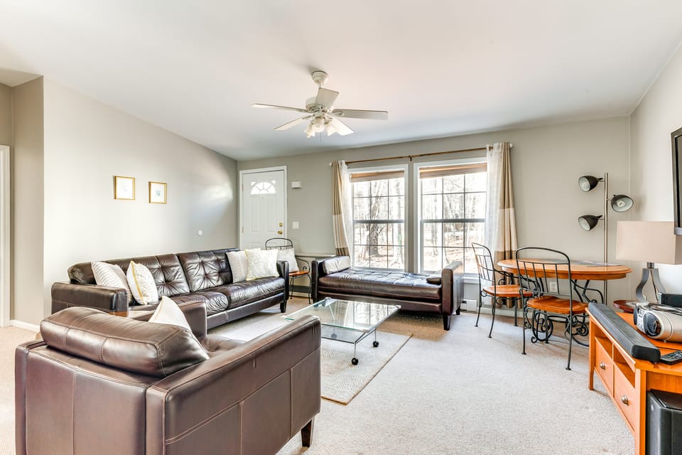 Family Home in Arrowhead Lake w/ Fire Pit! House in Coolbaugh Township