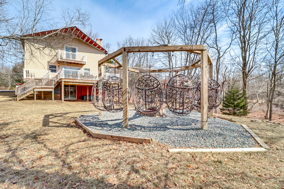Fire Pit + Game Room: Spacious Poconos Retreat! House in Tunkhannock Township