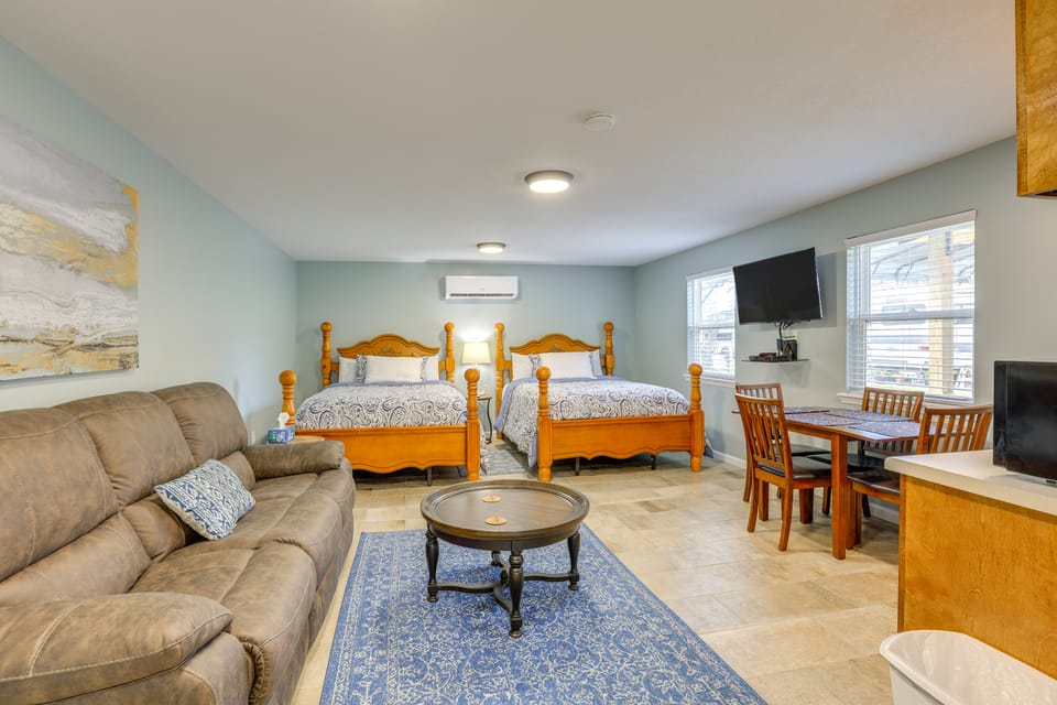 Near Steinhatchee River: Studio w/ Screened Porch! Apartment in Florida