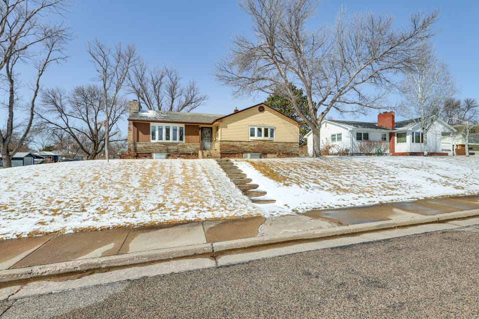 1/2 Mi to Dtwn: Pierre Family Home w/ Patio House in South Dakota