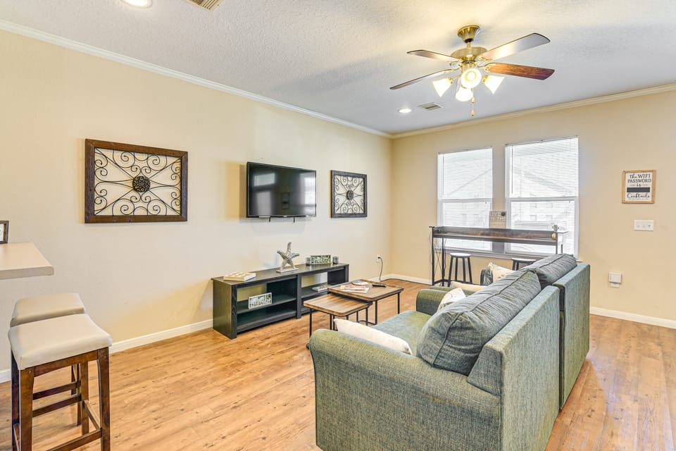 1/2 Mi to Galveston Strand! Coastal Haven w/ Deck House in Galveston Island