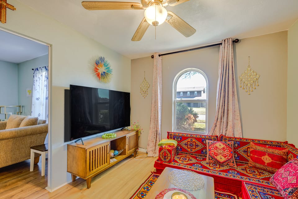 9 Mi to Dtwn: Spacious Retreat in Corpus Christi! House in Nueces County