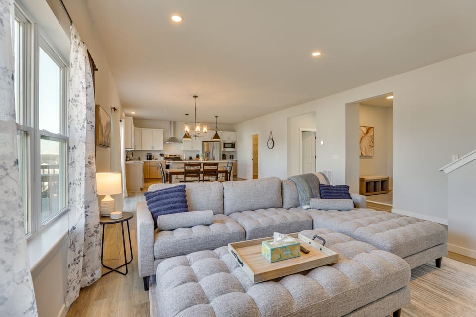 13 Mi to University of Wisconsin: Suburban Home House in Wisconsin