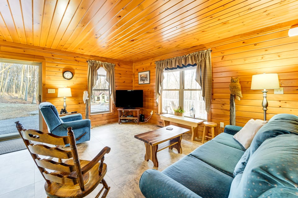 Hike, Fish & Unwind: Home w/ Fire Pit in Woodward! House in Pennsylvania