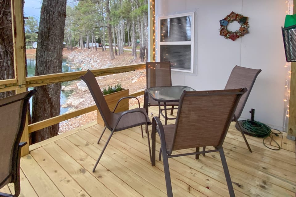 8 Mi to Cathedral Caverns: Tiny Home Hideaway Cottage in Alabama