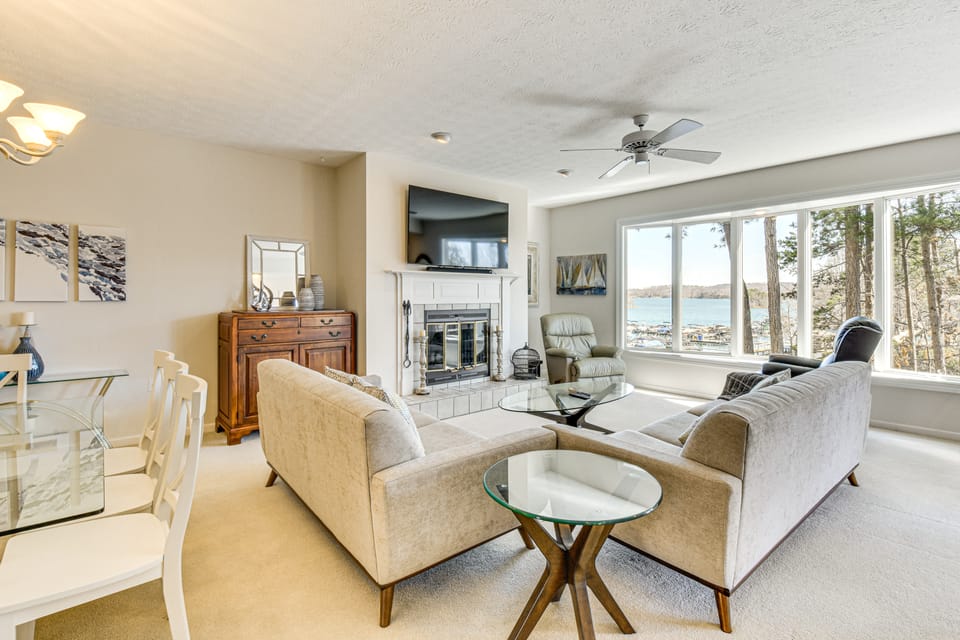 Boat, Golf & Swim: Keowee Key Condo w/ Lake Views Apartment in Lake Keowee