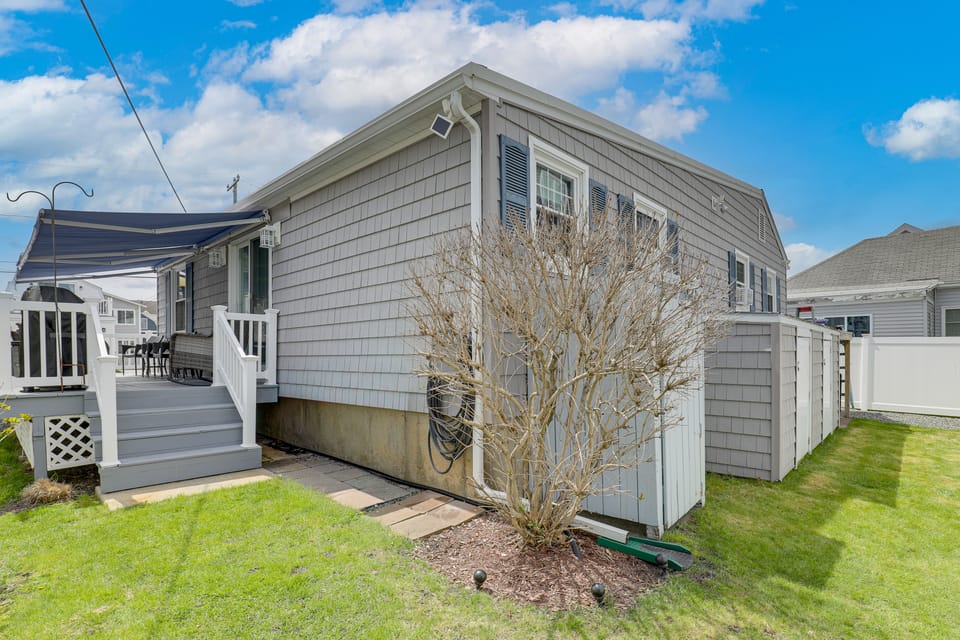 Near Beaches & Waterfront Dining: Home in Hampton! Cottage in Hampton Beach