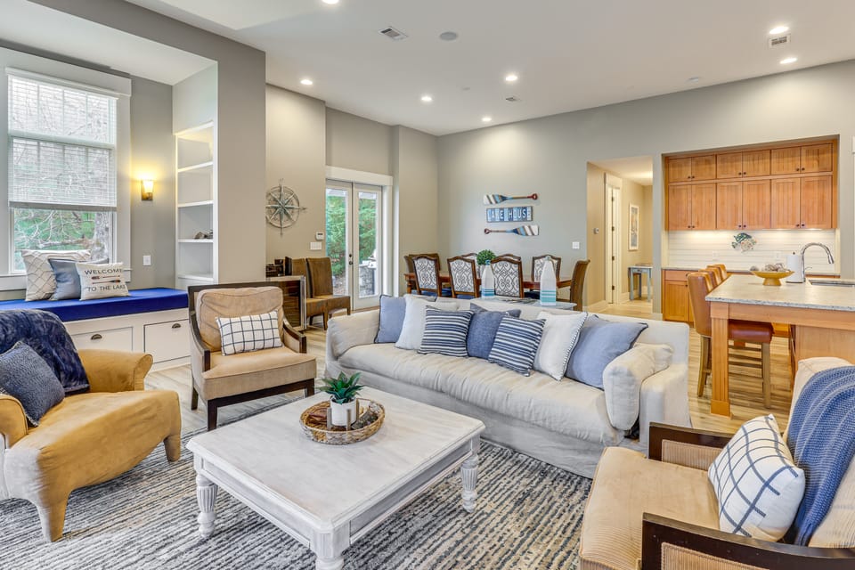 Boat Dock & Stunning Views: Lake Martin Retreat! House in Lake Martin
