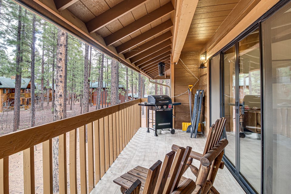 Sledding Thrills & Fireside Warmth: Pinetop Home Apartment in Arizona