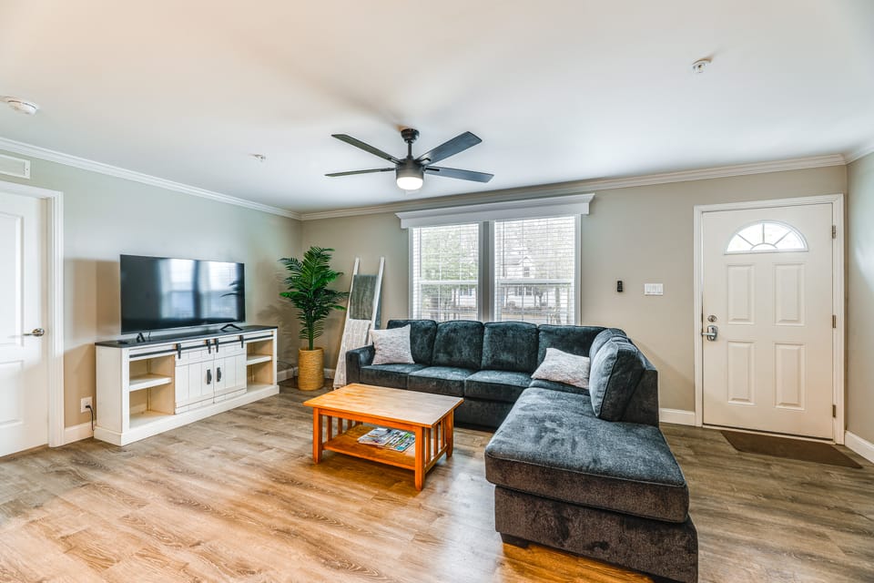 1 Mi to Outlets Ocean City: Home w/ Large Yard! House in Worcester County