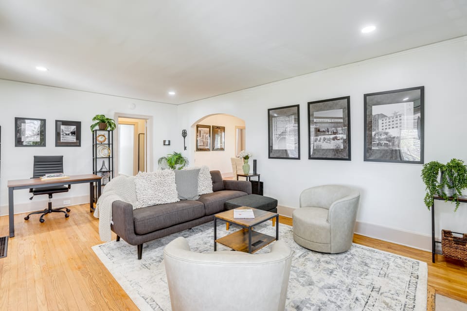 Walk to Amphitheater & Stadium: Home w/ Deck! House in Birmingham