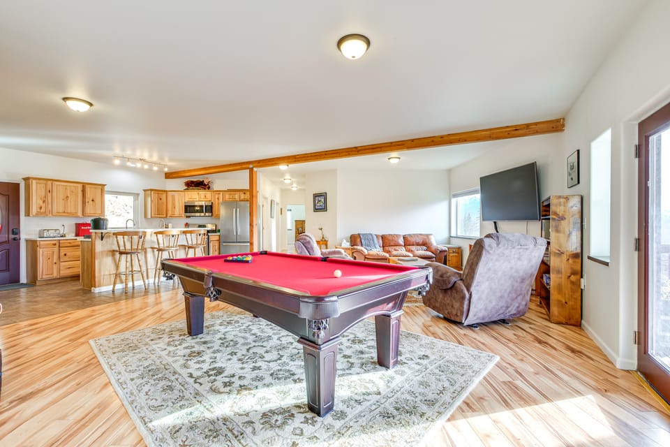 Panoramic Mtn Views: 5-Acre Escape in Palmer! House in Alaska