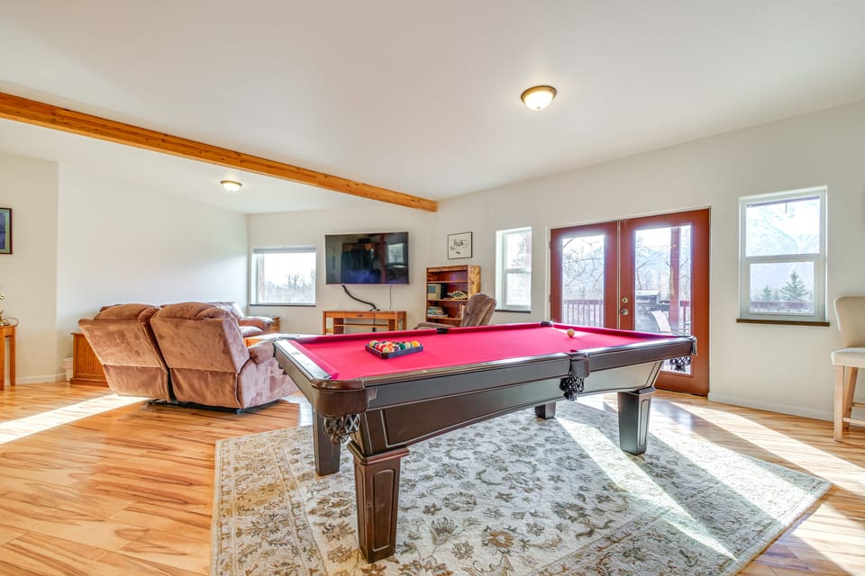 Panoramic Mtn Views: 5-Acre Escape in Palmer! House in Alaska