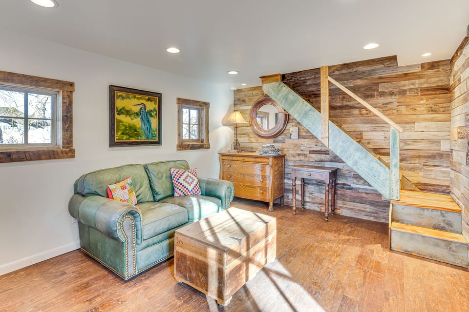 Historic Nature Lovers Cabin on Farm in Paonia! House in Colorado