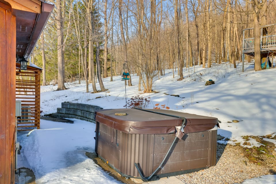 5 Mi to Slopes! Group Ski House w/ Game Room House in Finger Lakes