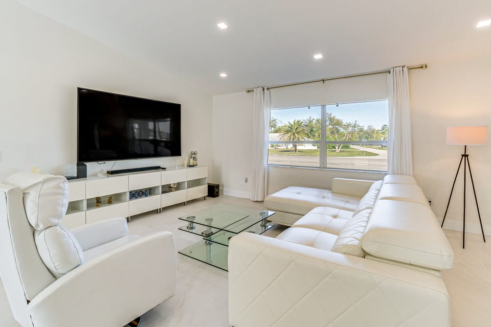 3 Mi to Beach: Pet-Friendly Home in Port Charlotte House in Port Charlotte