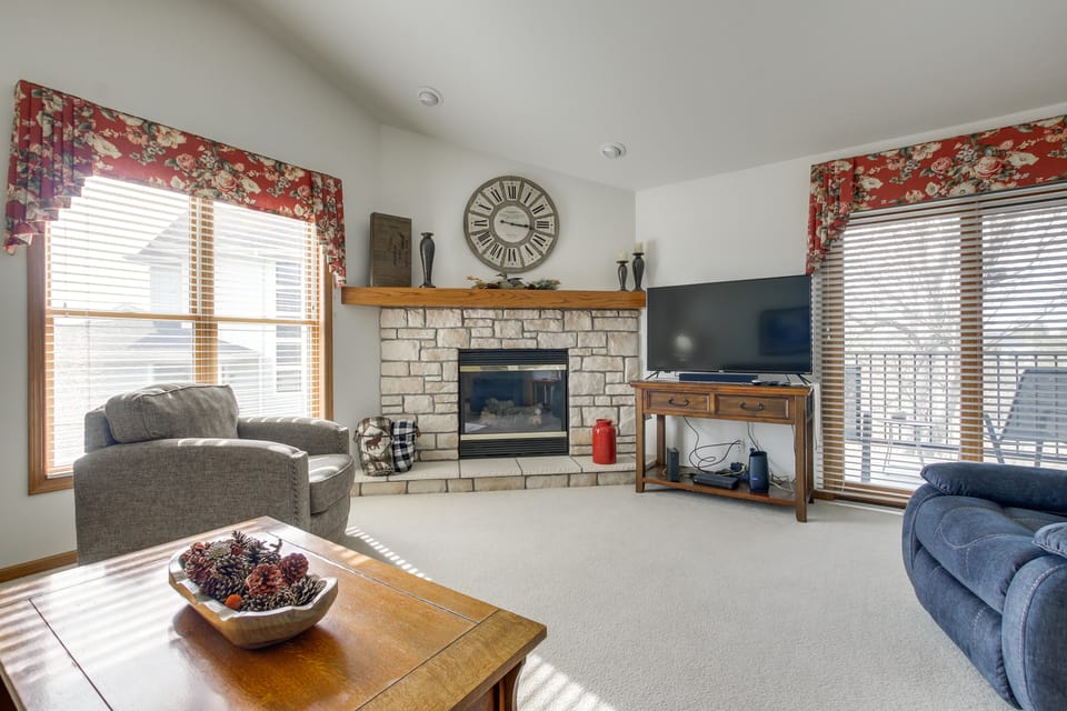 'Pattie's Other Place' - Indoor Pool Access! Apartment in Egg Harbor