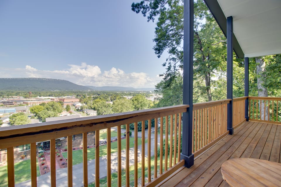 Serene Family Home w/ Patio Near Chattanooga! House in Rossville