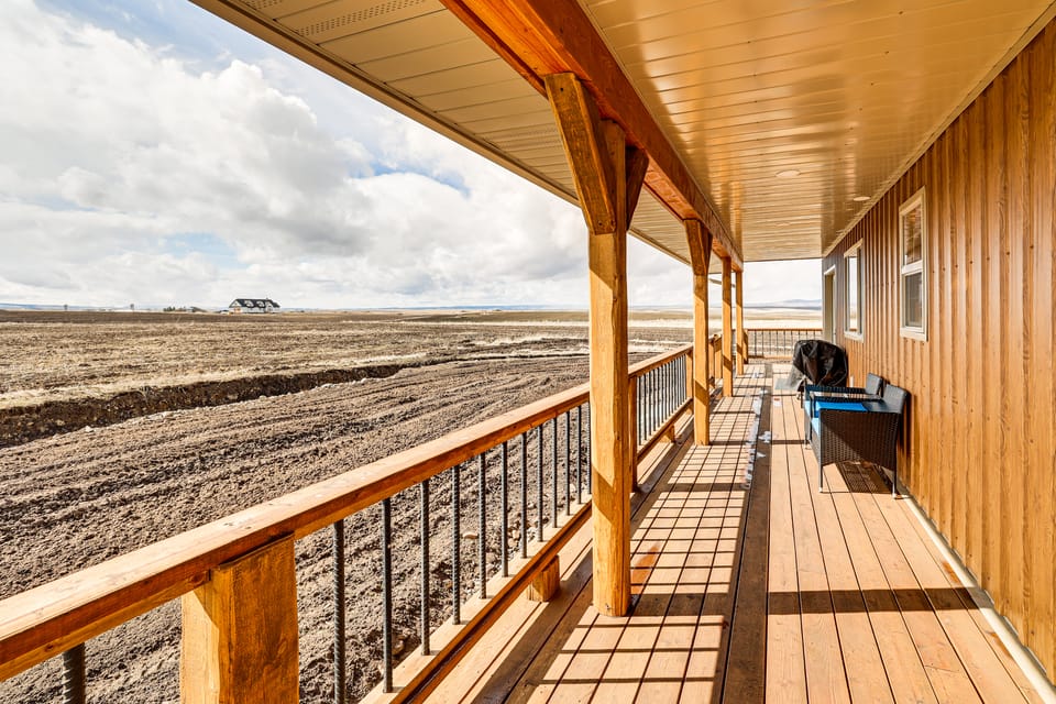 Wraparound Deck: Newly Built Home in Grangeville! House in Nez Perce