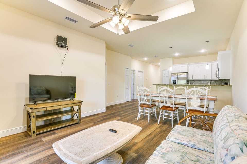11 Mi to Fort Myers River District: Suburban Haven House in Lehigh Acres