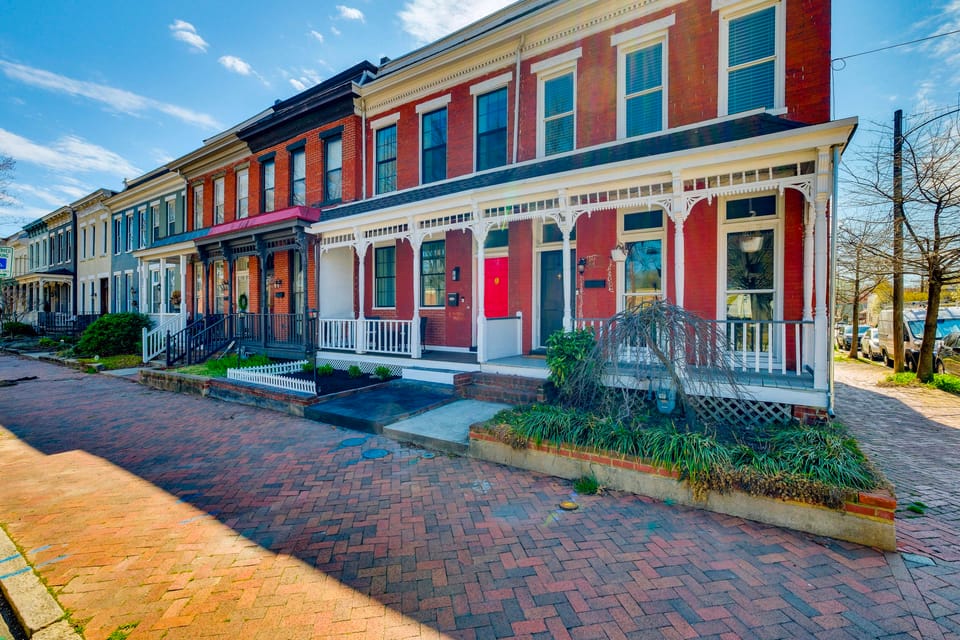 1 Mi to Dtwn: Hot Tub Haven in Richmond! Apartment in Church Hill