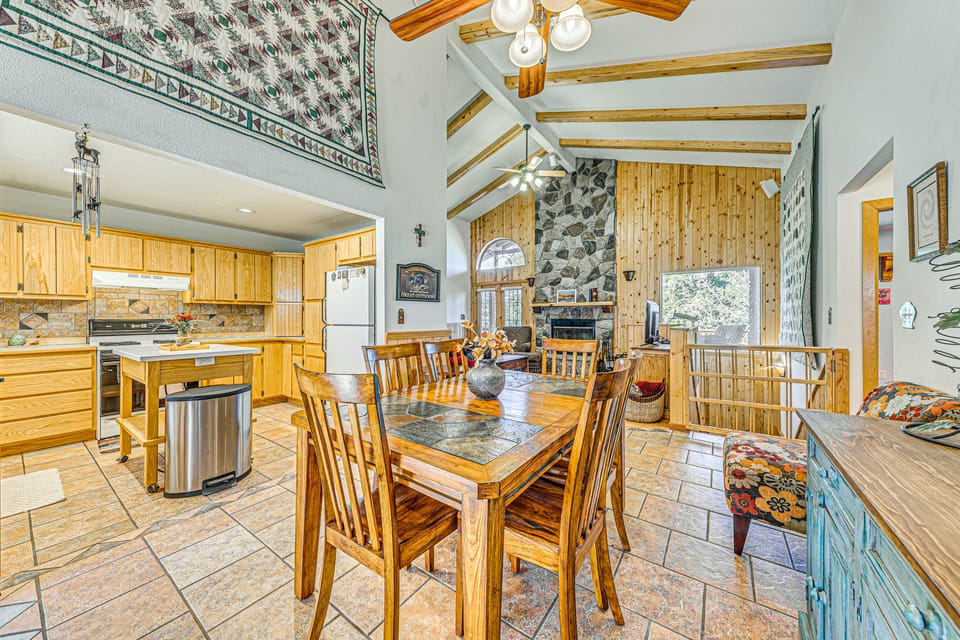 2 Mi to Dtwn: Cloudcroft Home w/ Furnished Deck House in Cloudcroft