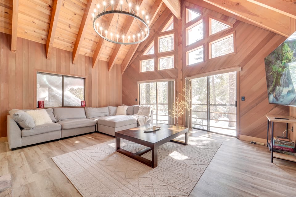 Ski, Hike & Fish: Cabin w/ Deck in Soda Springs! House in Sierra Nevada