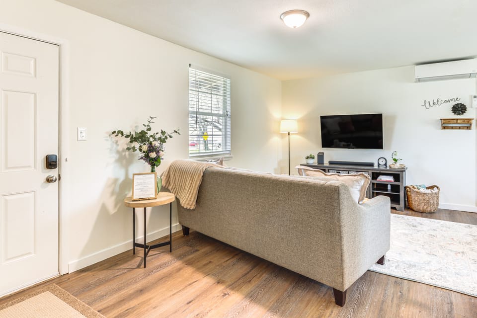 4 Mi to Dtwn: Dog-Friendly Fayetteville Home House in Fayetteville