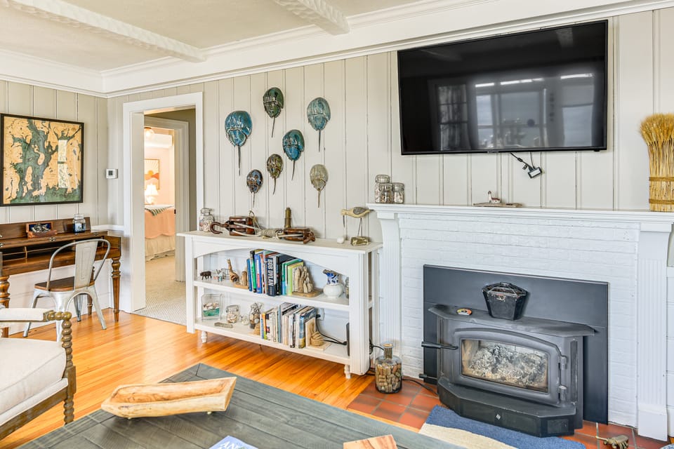 Dock, Sunrise View: Waterfront Home on Mt Hope Bay Cottage in Warren