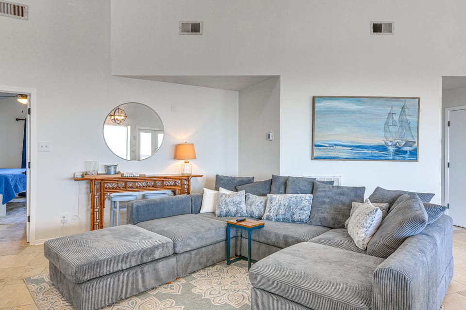Gulf-View Deck: West End Family Home in Galveston! House in Galveston Island
