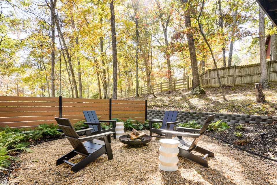 Luray 'Black Walnut Cabin' on 2 Acres w/ Fire Pit! House in Shenandoah Valley