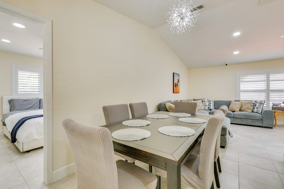 Saltwater Pool & Lanai: Lehigh Acres Escape! House in Lehigh Acres