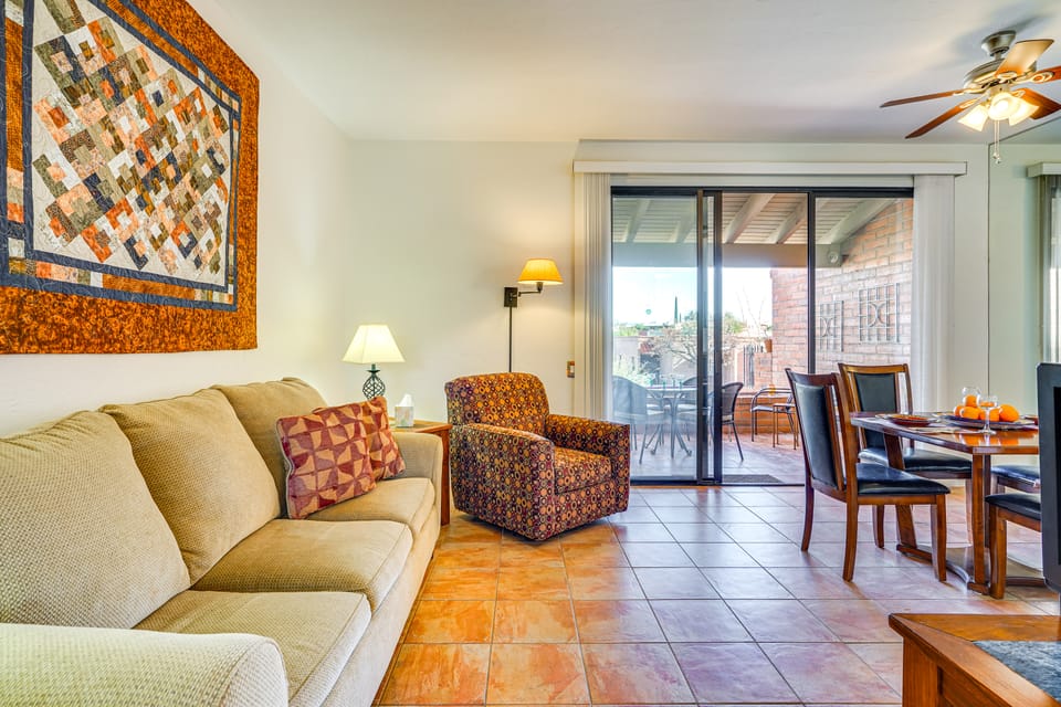 Close to Golf: Mtn-View Townhome in Green Valley Apartment in Green Valley