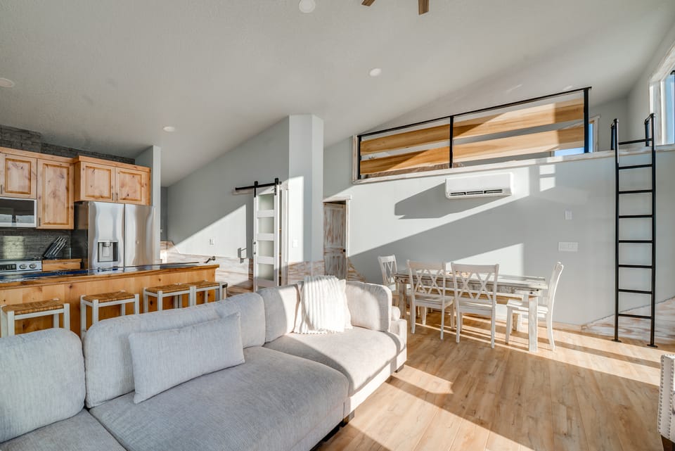 Steps to Shore: Family Beach Getaway in Westport House in Westport