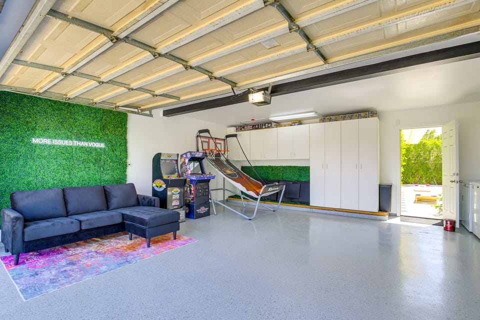 Mtn Views & Outdoor Oasis: Palm Springs Getaway House in Palm Springs