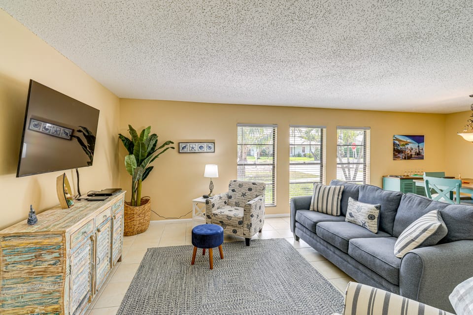 1 Mi to Dtwn Stuart: Bright Home w/ Pool & Spa! House in Stuart