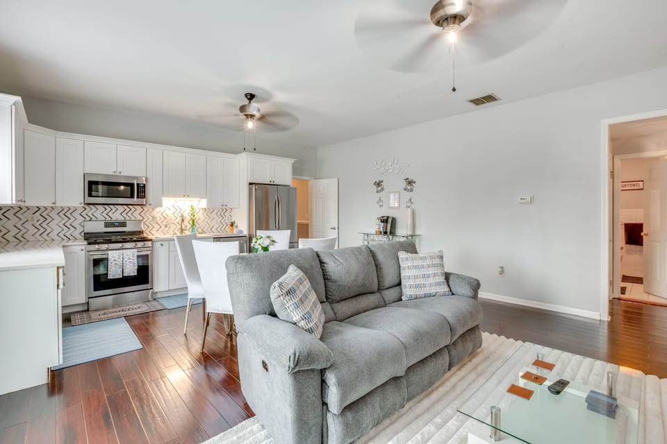 5 Mi to Rutgers University: New Jersey Guest Suite Apartment in South River