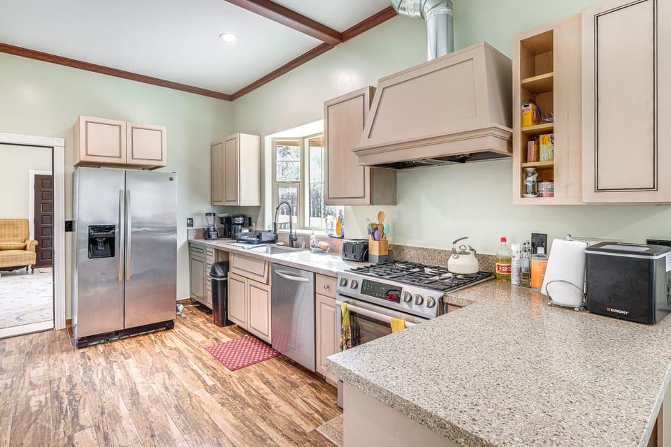 Game Room + Fire Pit: Quiet Family Home in Bonita House in Bonita