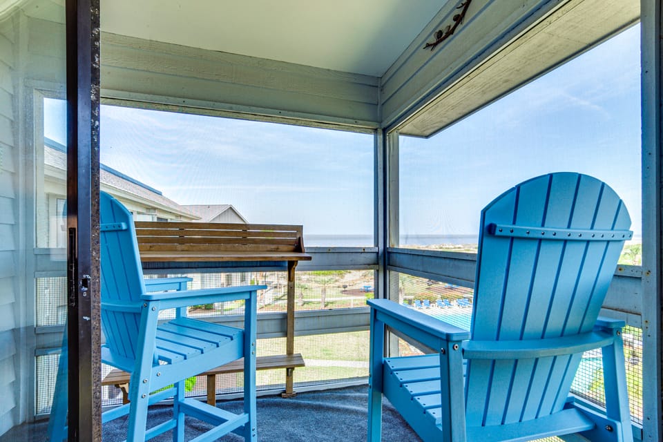Beach Access: Ocean-View Condo w/ Screened Balcony Apartment in South Carolina