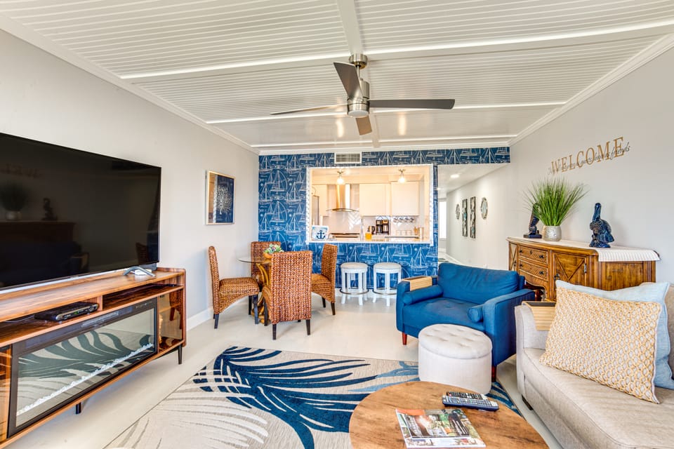 Beach Access: Ocean-View Condo w/ Screened Balcony Apartment in South Carolina