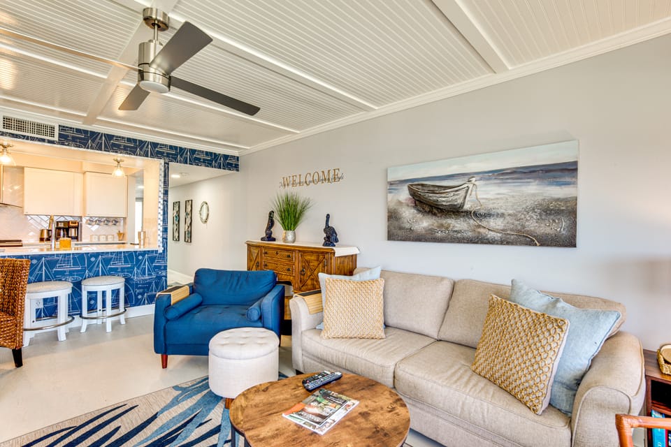 Beach Access: Ocean-View Condo w/ Screened Balcony Apartment in South Carolina
