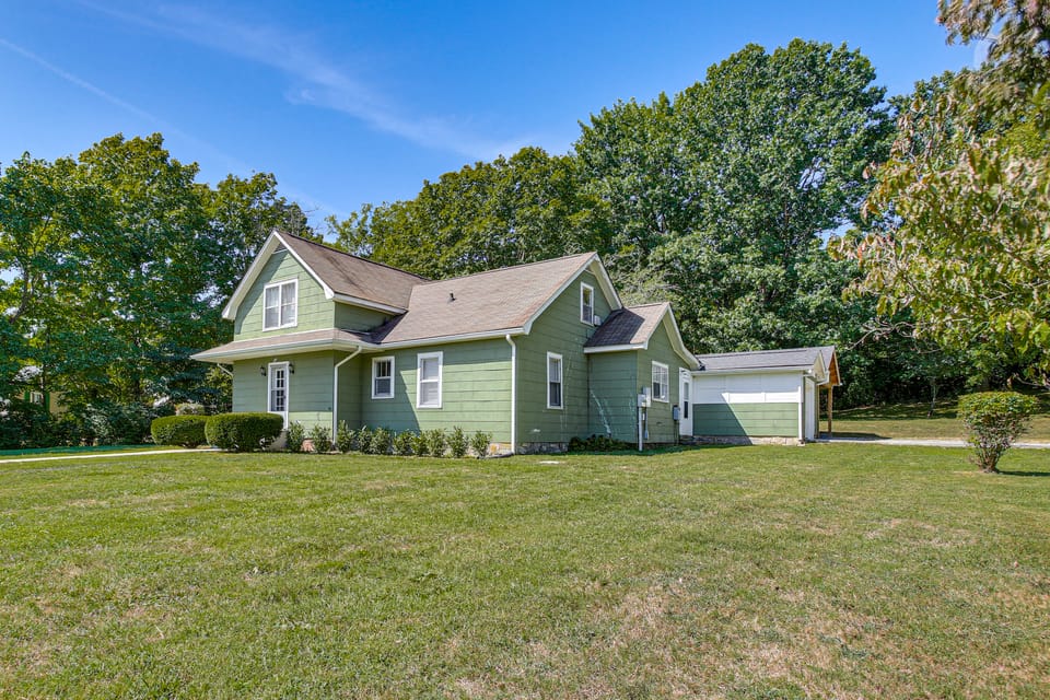 4 Mi to Dtwn: Goodlettsville Getaway w/ Yard House in Goodlettsville