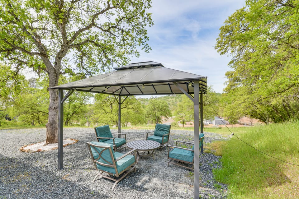 Coulterville Home w/ Gazebo Near Lakes & Hiking! House in Tuolumne County
