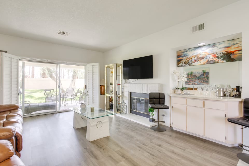 Steps to Community Pool & Spa: Palm Desert Condo! Apartment in Palm Desert