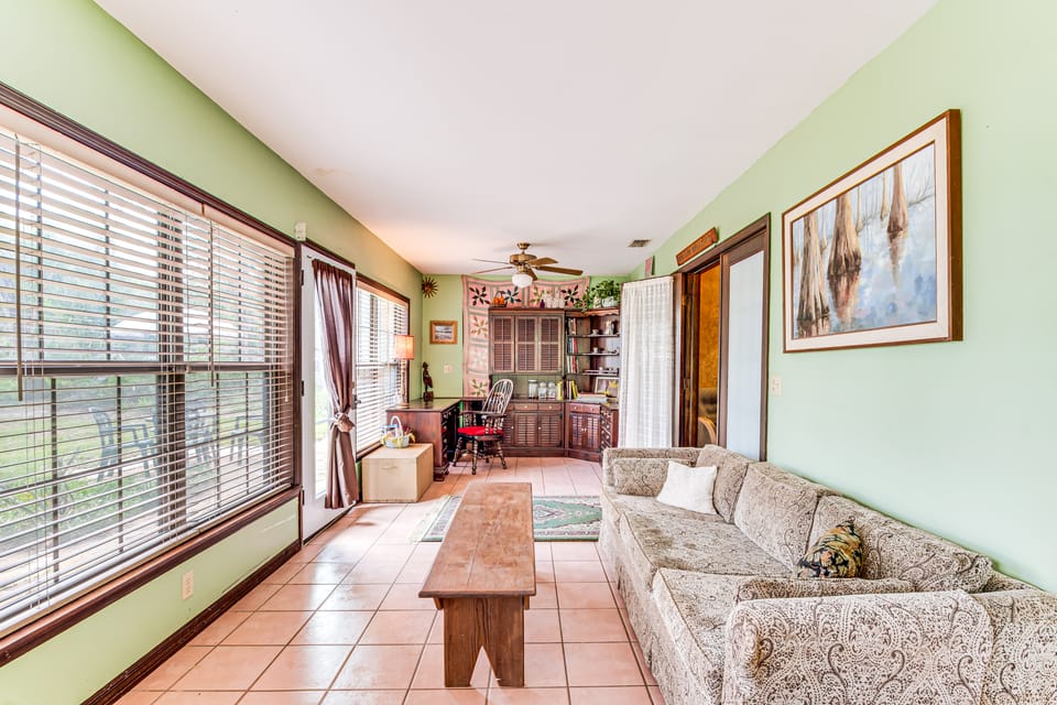 Lake Access + Private Patio: Sunny Inverness Apt! Apartment in Florida
