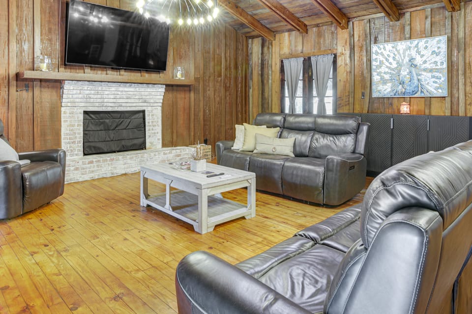 Smart TV + Spacious Yard: Peaceful Pope Retreat House in Mississippi