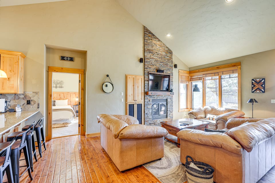 Mountain-View Cabin Near Trails in Powell Butte! House in Oregon