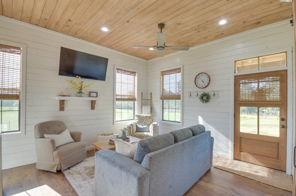 Contrell Cottage On Farm w/ Peaceful Views House in Mississippi