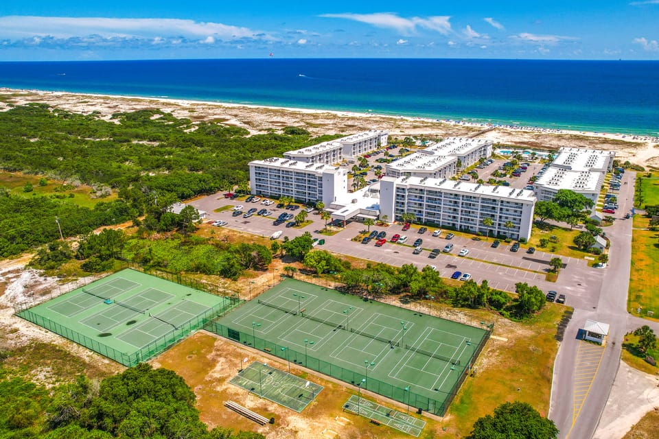 Beachfront Abode w/ Pool Access in Gulf Shores! Apartment in Alabama