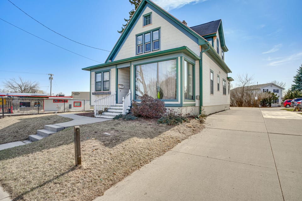 2 Mi to Dtwn: Studio Suite in Sheboygan Apartment in Sheboygan